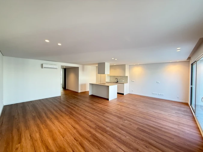 Apartamento T2 para Venda em Urgezes Foto 1