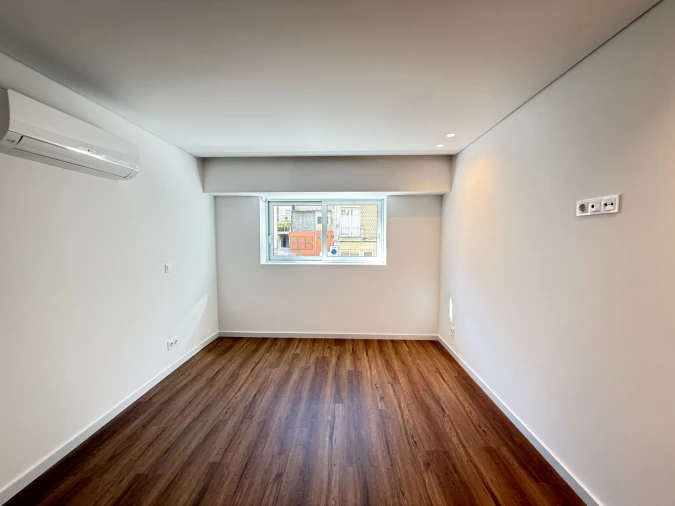 Apartamento T2 para Venda em Urgezes Foto 8