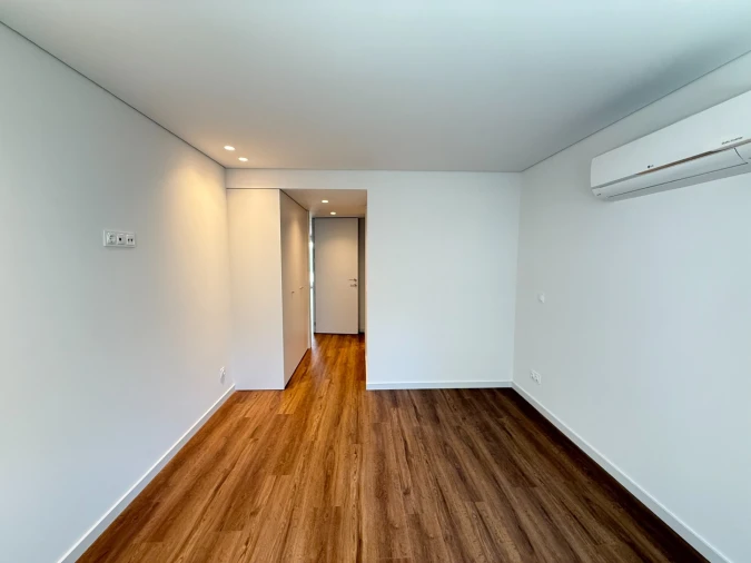 Apartamento T2 para Venda em Urgezes Foto 12