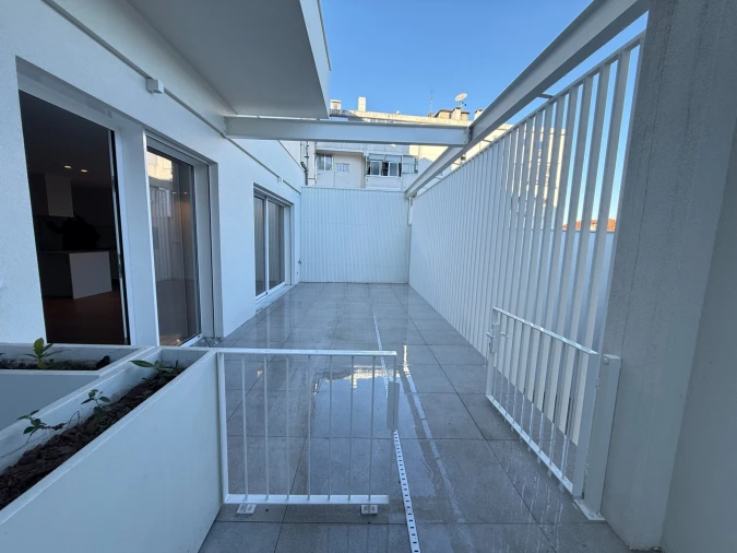 Apartamento T2 para Venda em Urgezes Foto 6