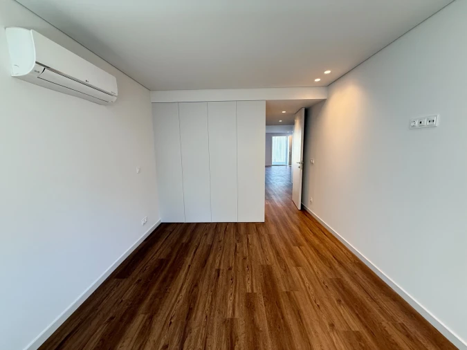 Apartamento T2 para Venda em Urgezes Foto 10