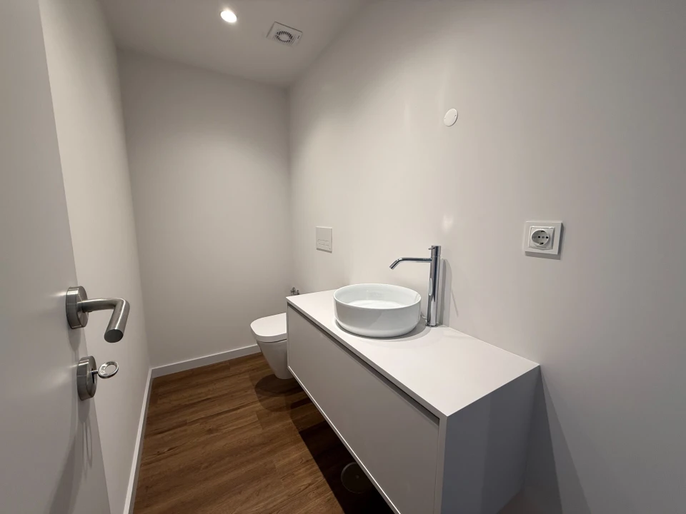 Apartamento T2 para Venda em Urgezes Foto 8