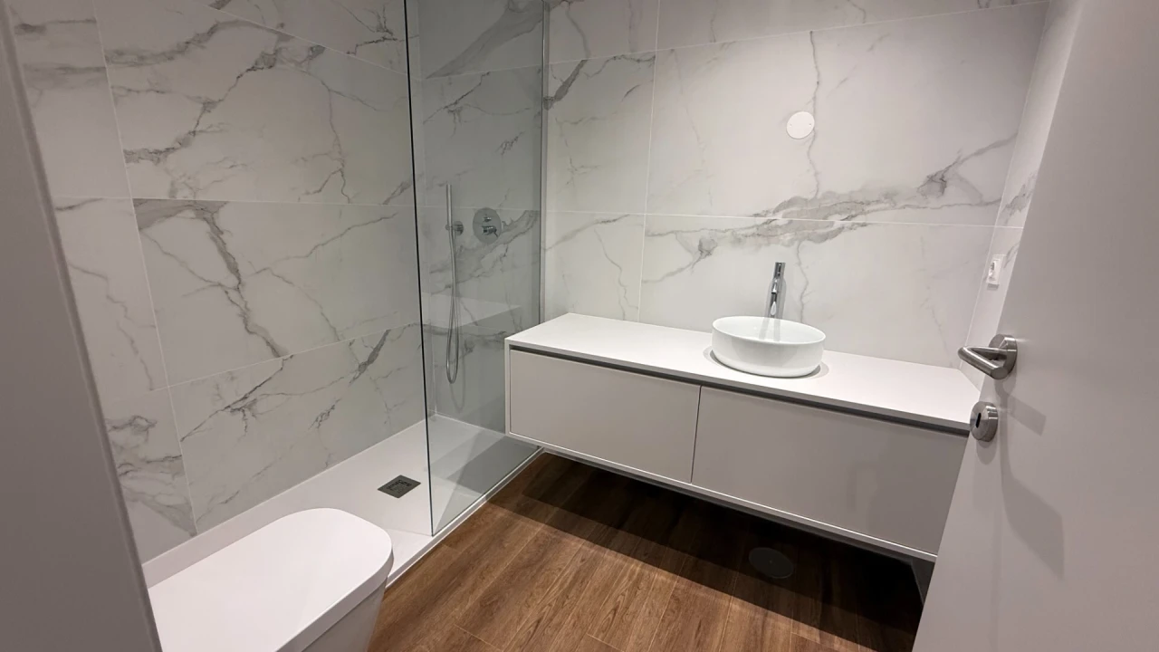 Apartamento T2 para Venda em Urgezes Foto 11