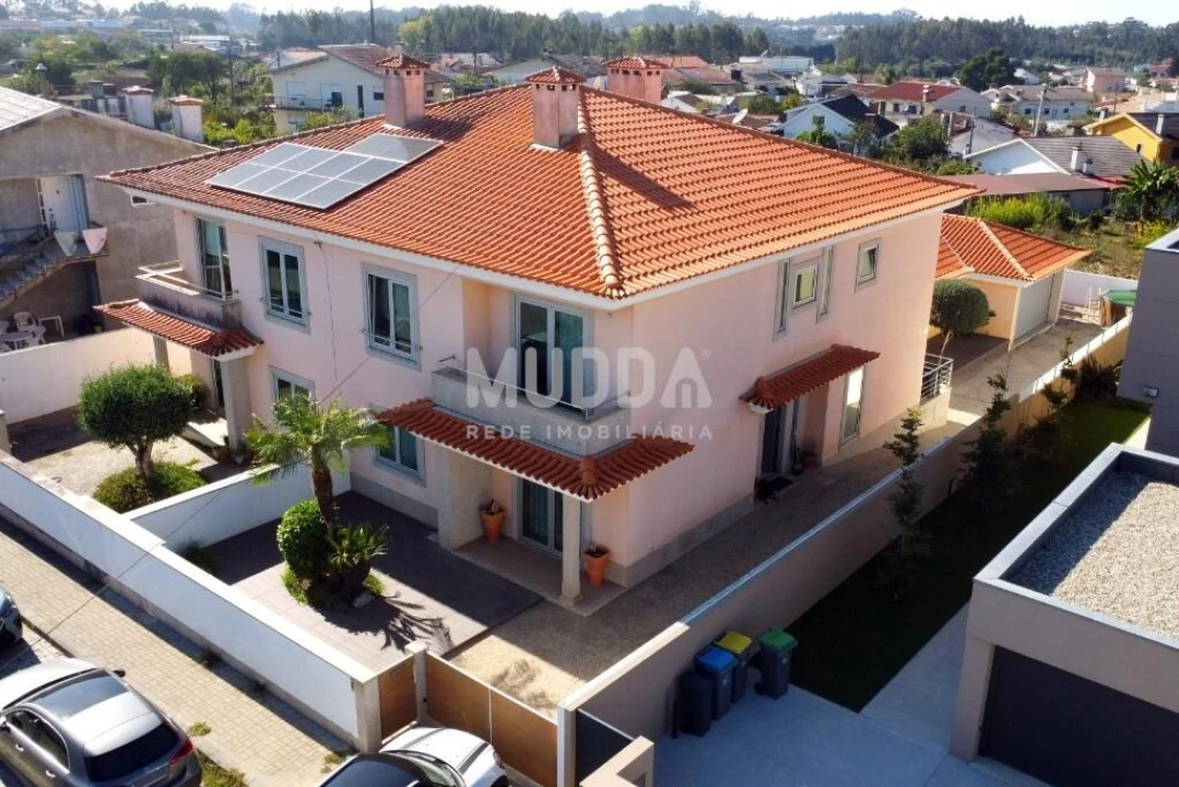 Moradia T4 para Venda em Santa Maria da Feira, Travanca, Sanfins e Espargo Foto 4