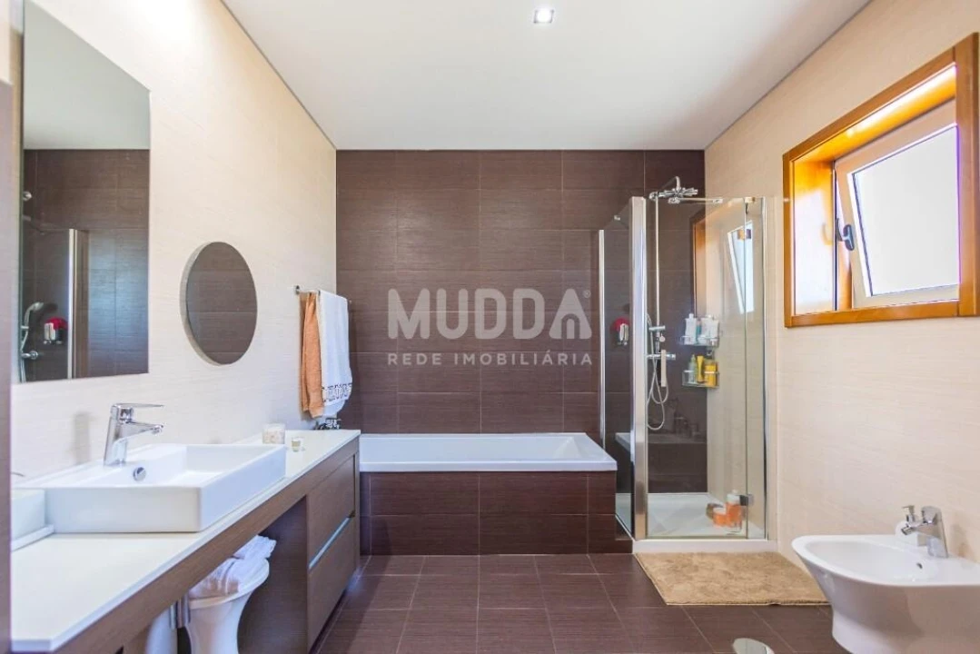 Moradia T4 para Venda em Santa Maria da Feira, Travanca, Sanfins e Espargo Foto 46