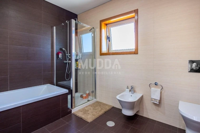 Moradia T4 para Venda em Santa Maria da Feira, Travanca, Sanfins e Espargo Foto 48