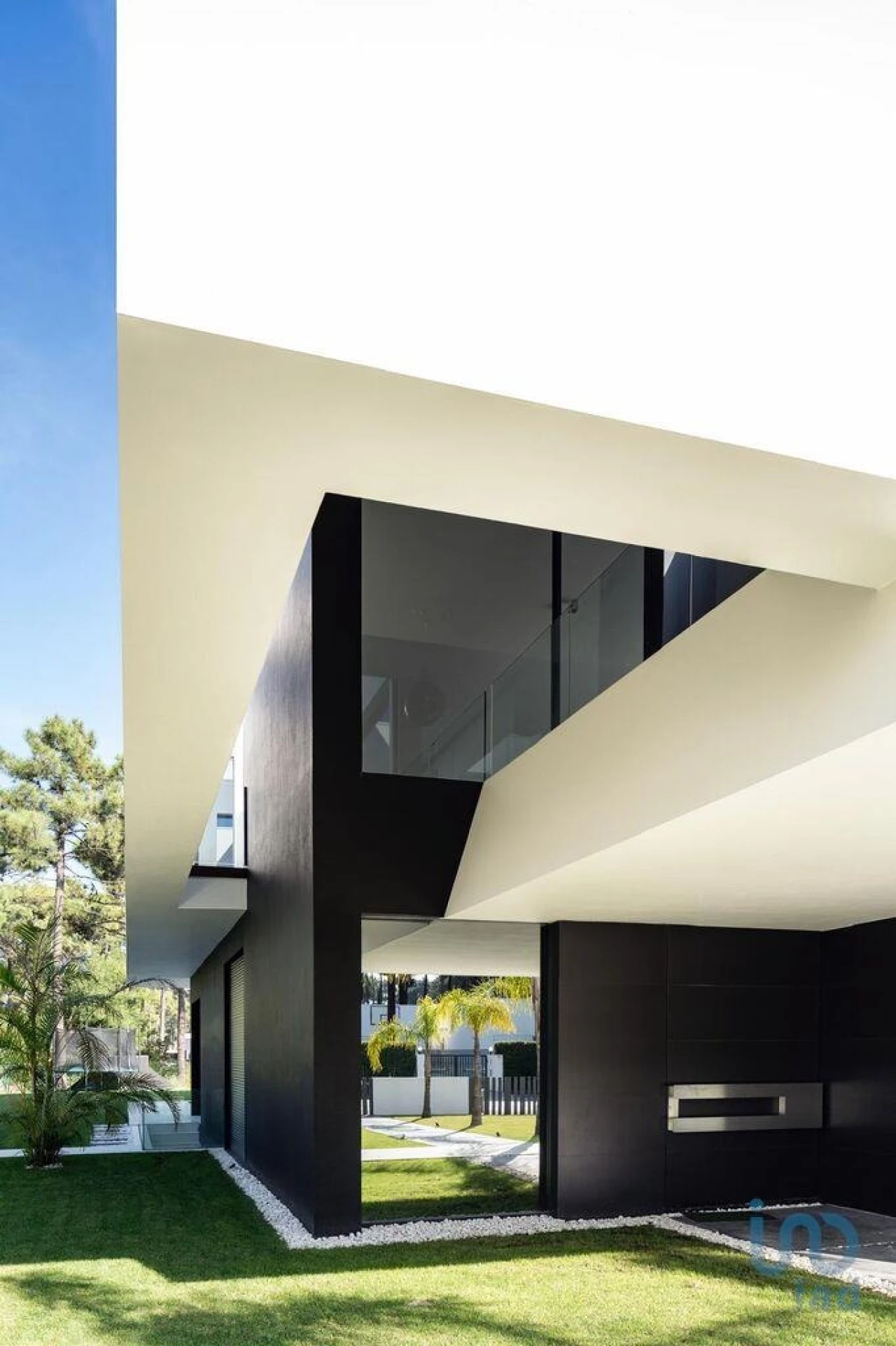 Moradia T5 para Venda em Charneca de Caparica e Sobreda Foto 5