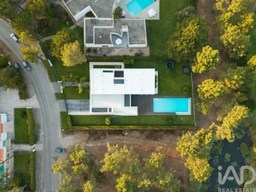 Moradia T5 para Venda em Charneca de Caparica e Sobreda