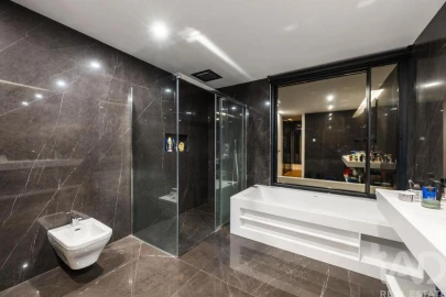 Moradia T5 para Venda em Charneca de Caparica e Sobreda