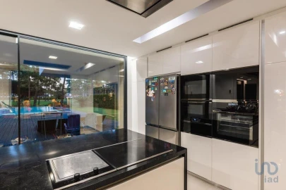 Moradia T5 para Venda em Charneca de Caparica e Sobreda