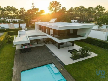 Moradia T5 para Venda em Charneca de Caparica e Sobreda