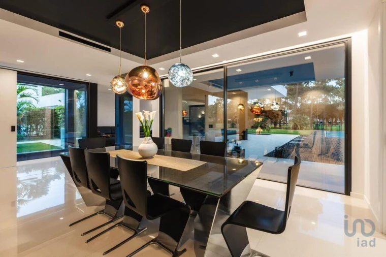 Moradia T5 para Venda em Charneca de Caparica e Sobreda Foto 9