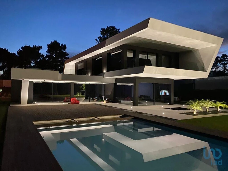 Moradia T5 para Venda em Charneca de Caparica e Sobreda Foto 1