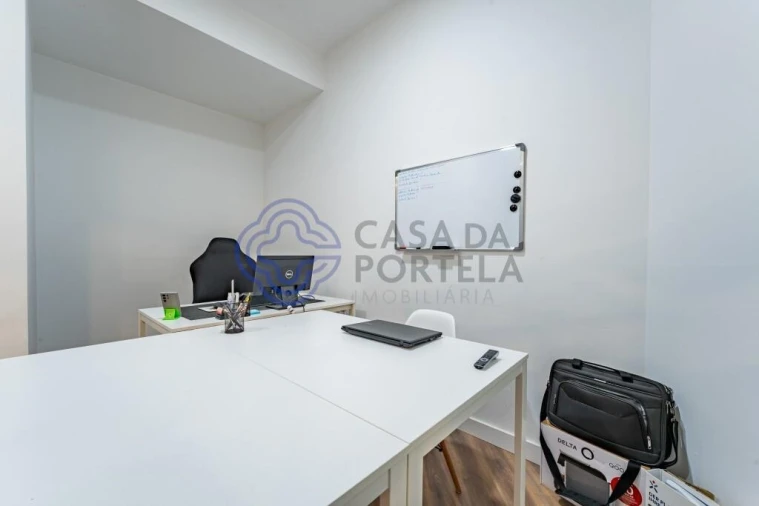 Loja para Arrendamento em Gondomar (São Cosme), Valbom e Jovim Foto 15