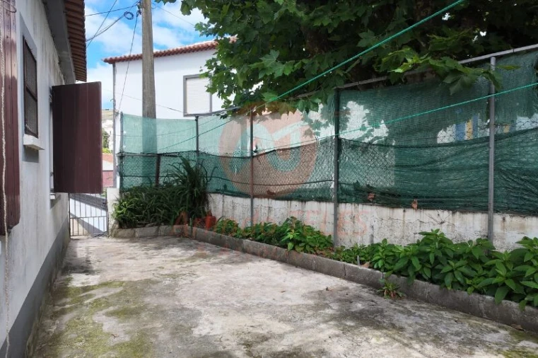 Moradia T3 para Venda em Ribeirinha Foto 3