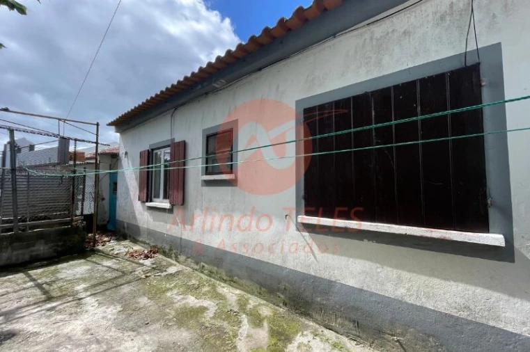 Moradia T3 para Venda em Ribeirinha Foto 5