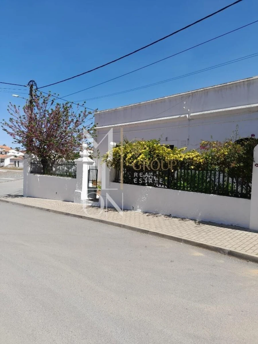 Moradia T3 para Venda em Corte do Pinto Foto 11
