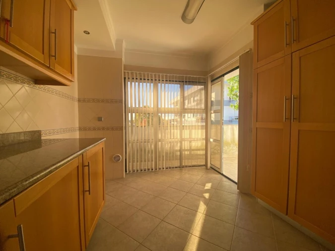 Apartamento T3 para Venda em Serra e Junceira Foto 2