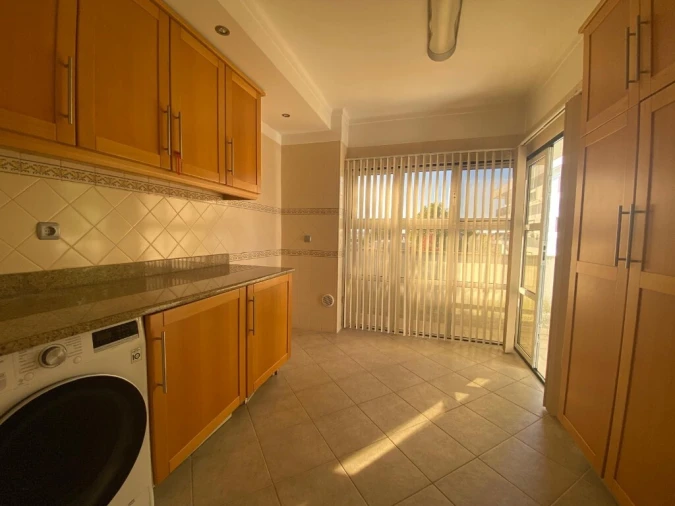 Apartamento T3 para Venda em Serra e Junceira Foto 3