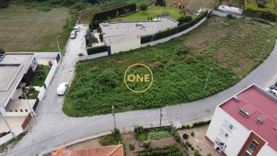 Terreno para Venda em Vilarinho Foto 2