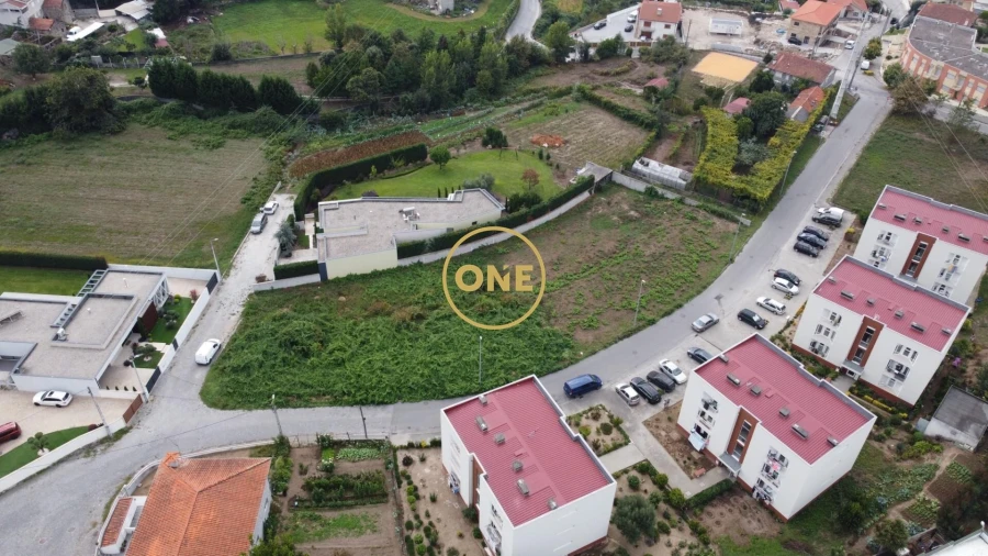 Terreno para Venda em Vilarinho Foto 3