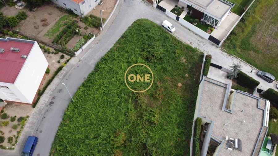 Terreno para Venda em Vilarinho Foto 9