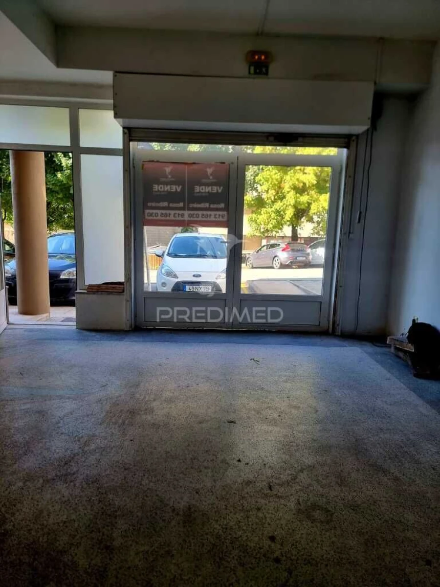 Armazém para Venda em Creixomil Foto 7