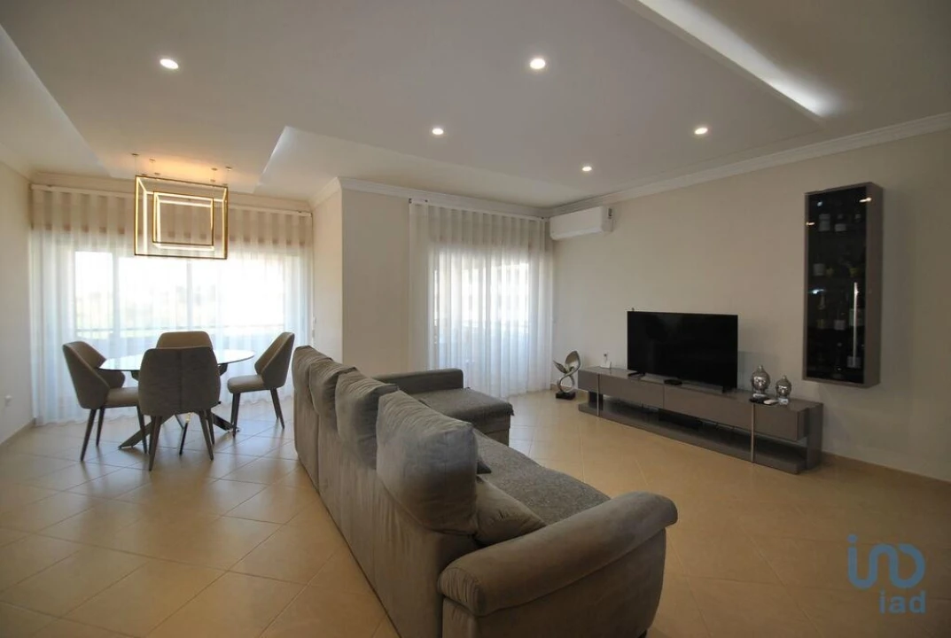 Apartamento T4 para Venda em Olhão Foto 4