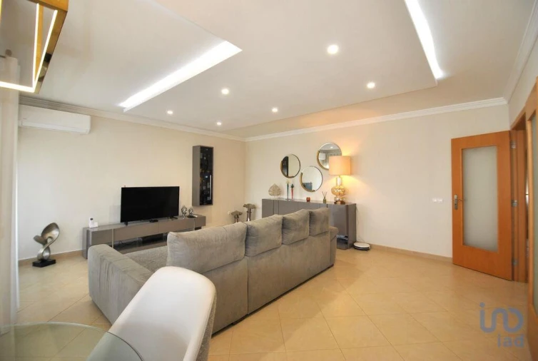 Apartamento T4 para Venda em Olhão Foto 5