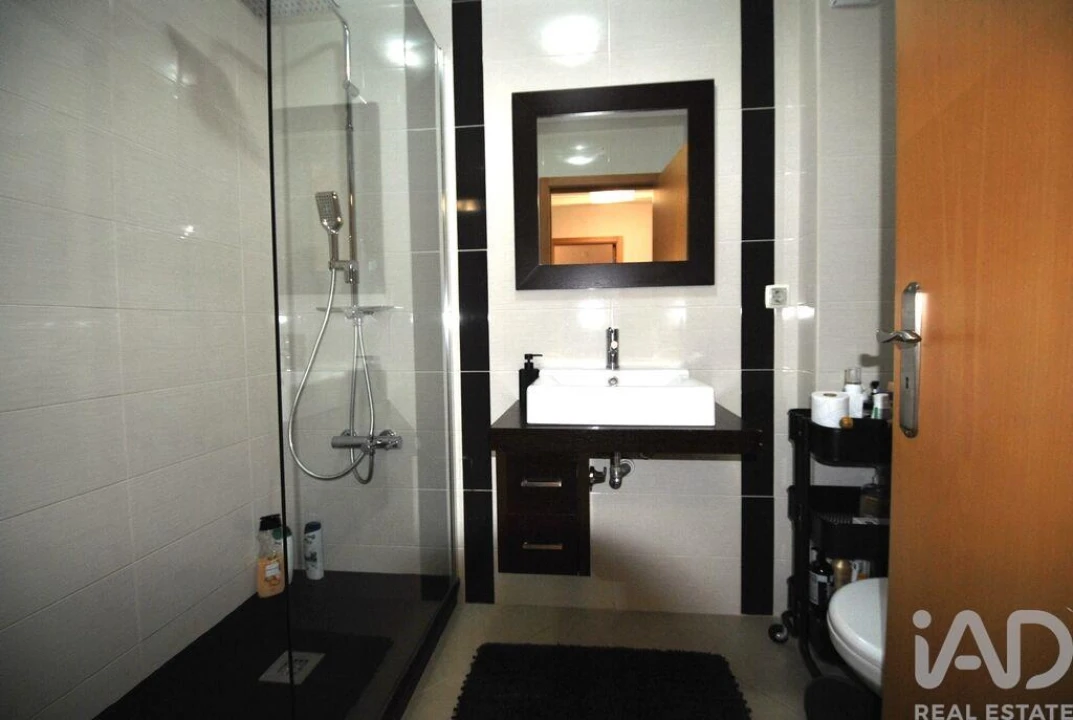 Apartamento T4 para Venda em Olhão Foto 23