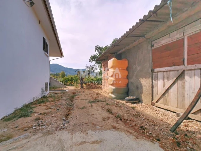 Moradia T4 para Venda em Calvão e Soutelinho da Raia Foto 24