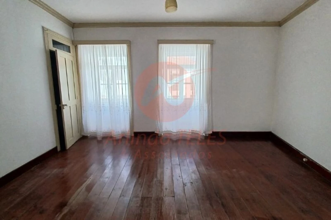 Moradia T4 para Venda em Velas (São Jorge) Foto 9