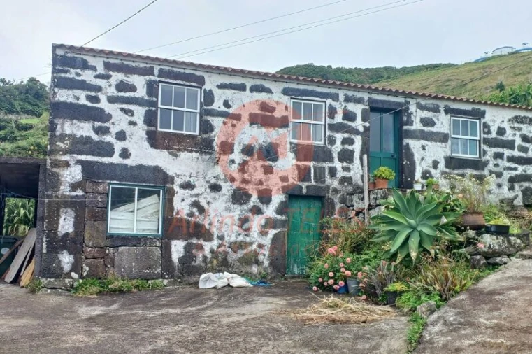 Moradia T2 para Venda em Ribeira Seca Foto 2