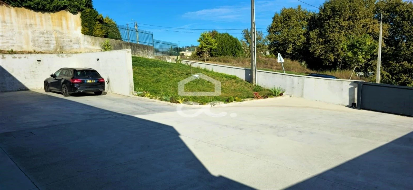 Moradia T3 para Venda em Selho (São Cristovão) Foto 3