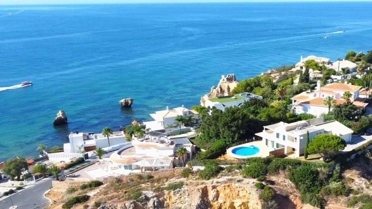 Moradia T4 para Venda em Albufeira e Olhos de Água Foto 2