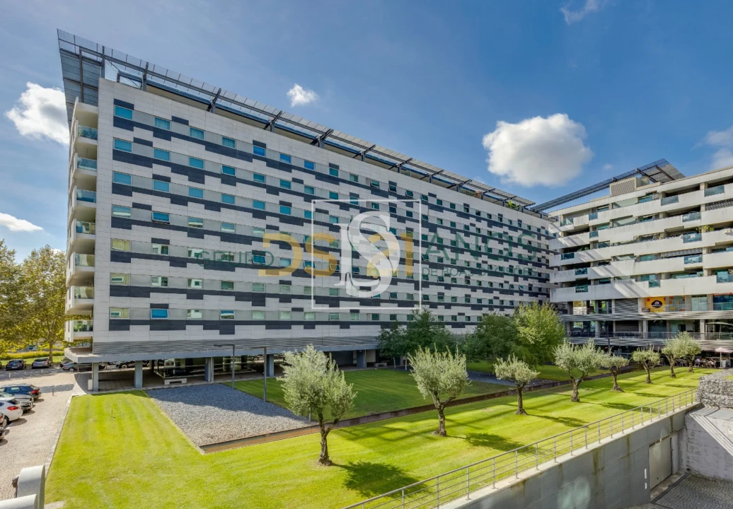 Apartamento T3 para Venda em Antas e Abade de Vermoim Foto 1