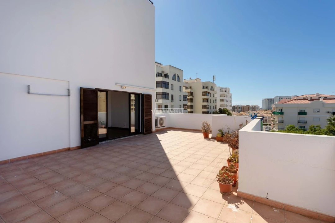 Apartamento T2 para Venda em Quarteira Foto 19