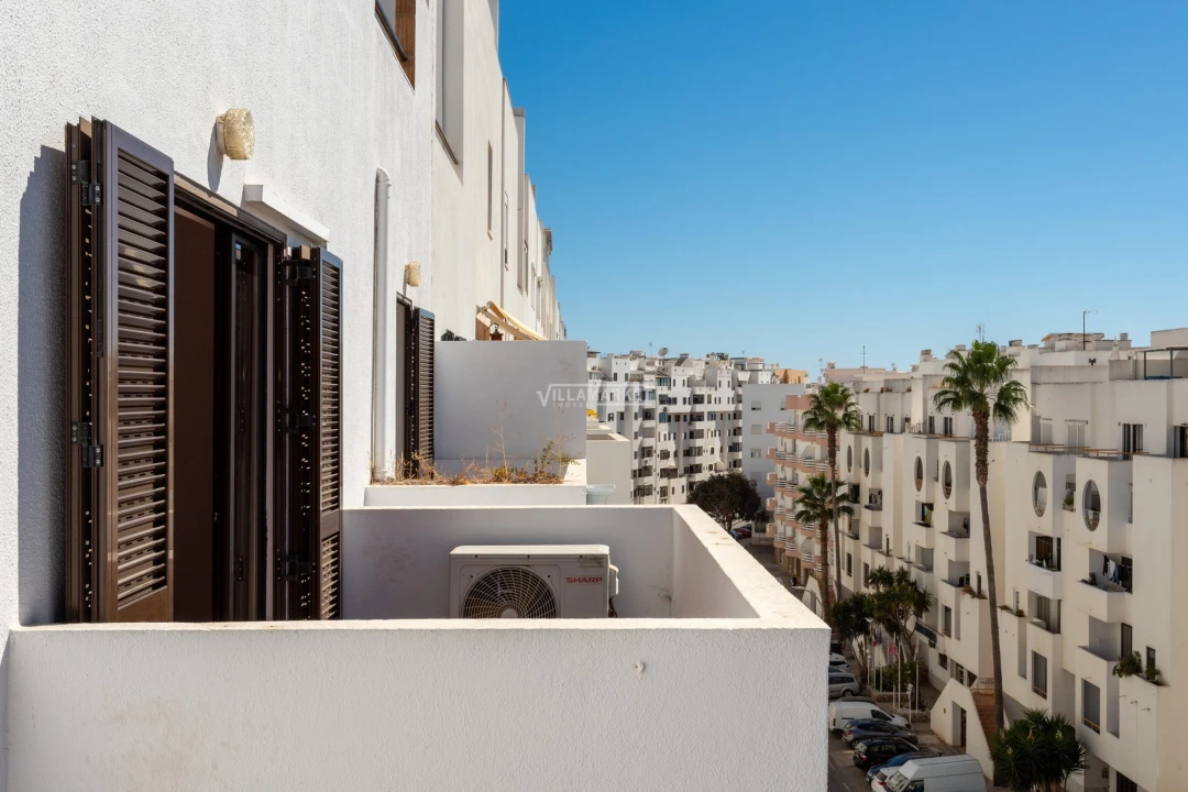 Apartamento T2 para Venda em Quarteira Foto 6