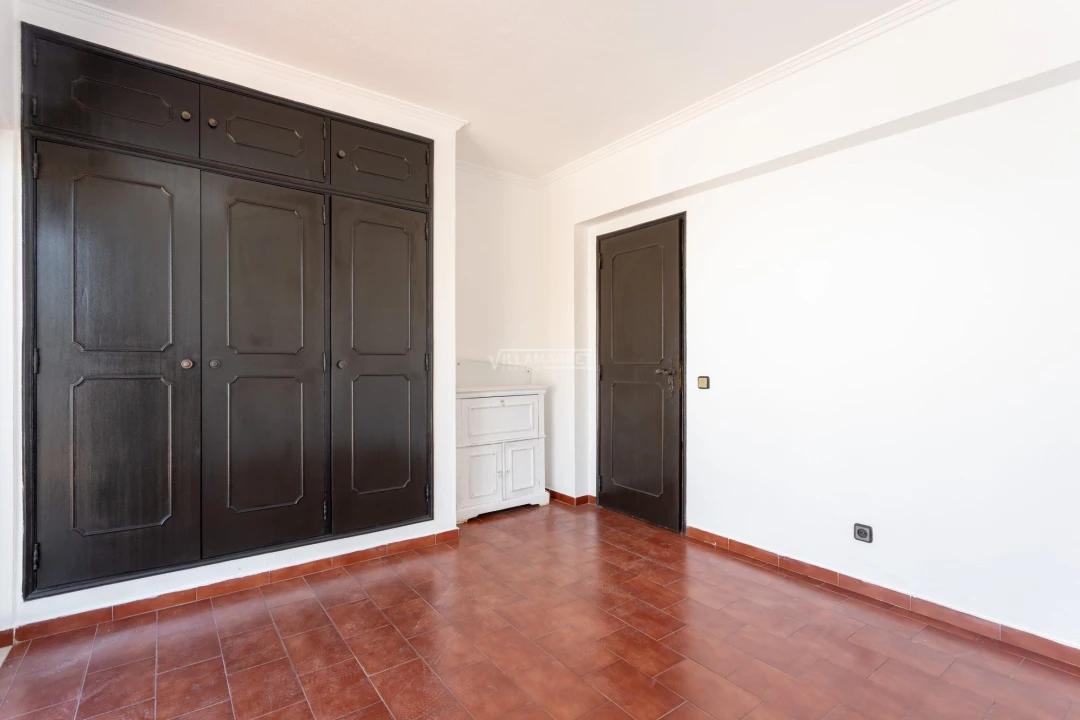 Apartamento T2 para Venda em Quarteira Foto 11