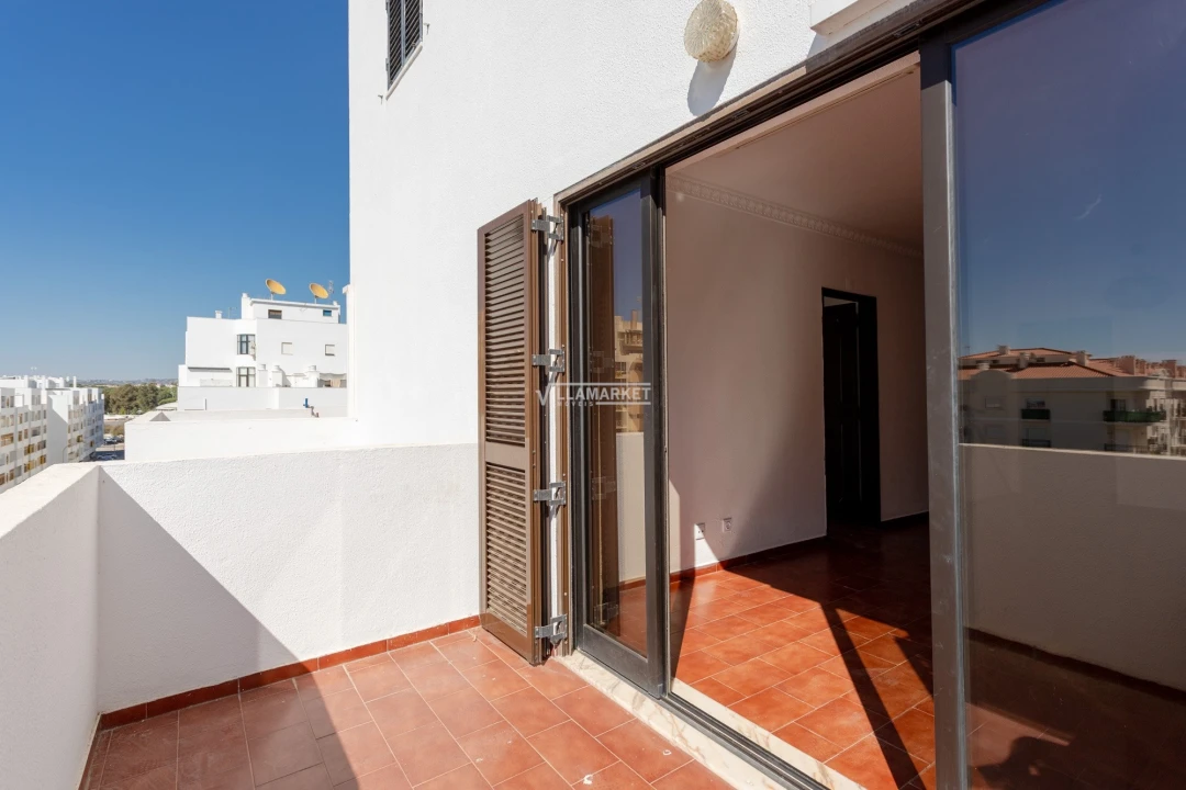 Apartamento T2 para Venda em Quarteira Foto 16