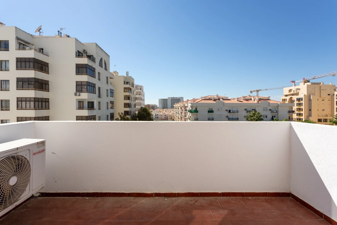 Apartamento T2 para Venda em Quarteira Foto 15