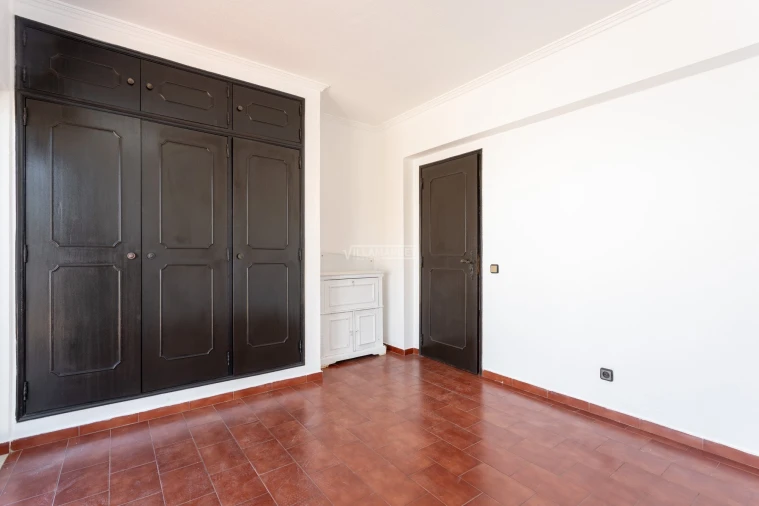 Apartamento T2 para Venda em Quarteira Foto 11