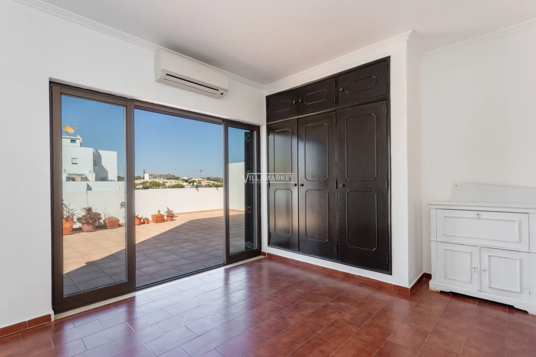 Apartamento T2 para Venda em Quarteira Foto 12