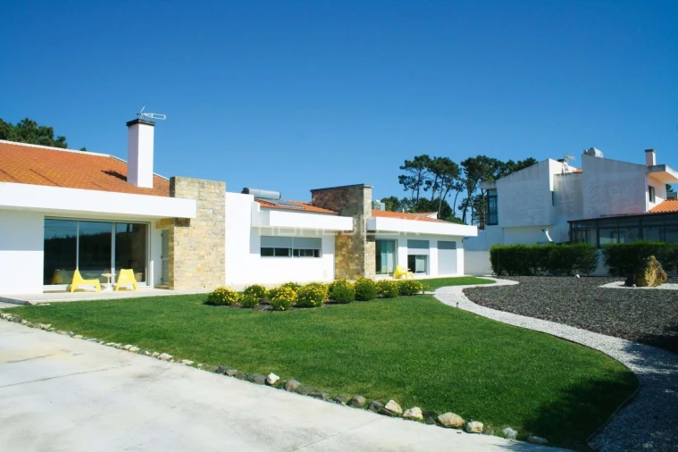 Moradia T4 para Arrendamento em Agualva e Mira-Sintra Foto 2