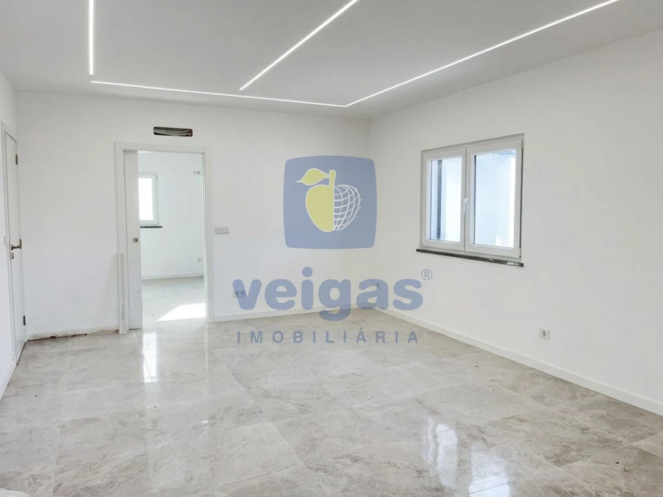 Moradia T3 para Venda em Atouguia da Baleia Foto 6