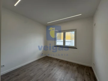 Moradia T3 para Venda em Atouguia da Baleia