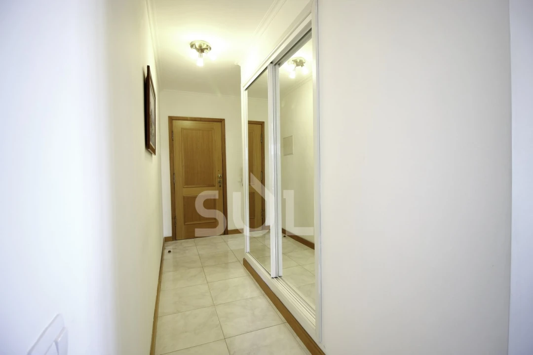 Apartamento T1 para Venda em Portimão Foto 3