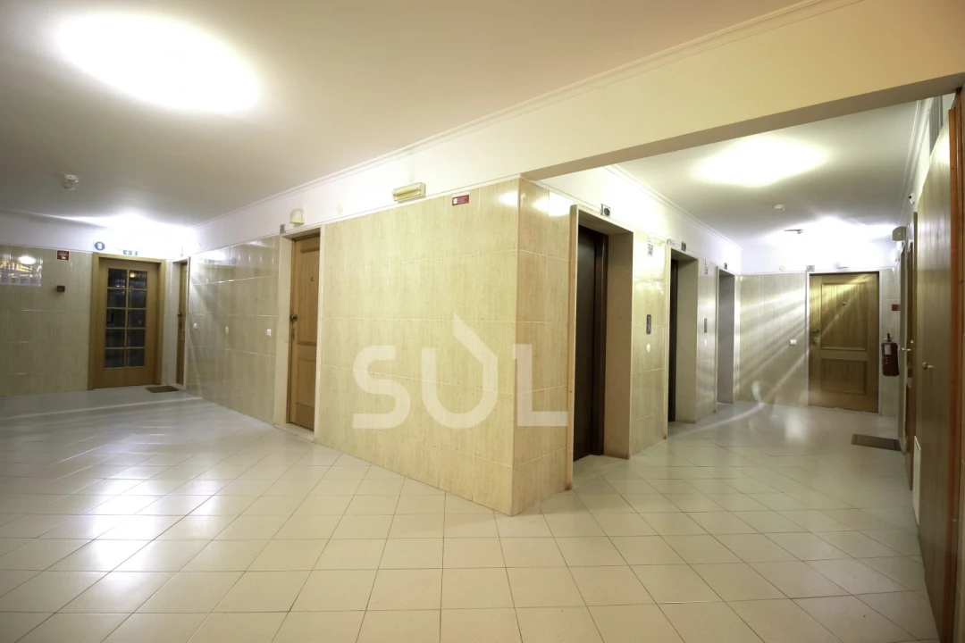 Apartamento T1 para Venda em Portimão Foto 12