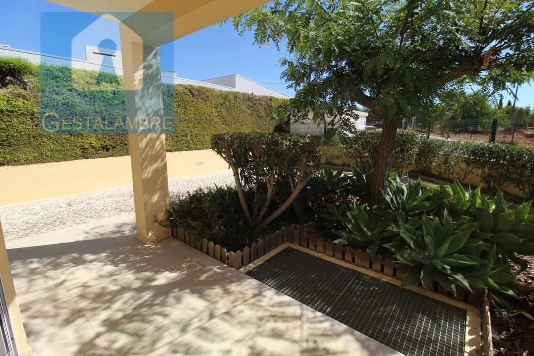 Moradia T3 para Venda em Albufeira e Olhos de Água Foto 17