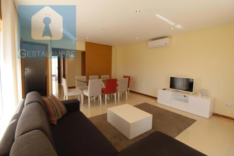 Moradia T3 para Venda em Albufeira e Olhos de Água Foto 6